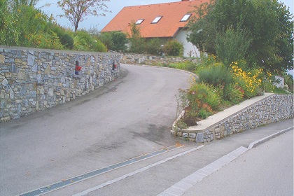 Hangsicherungen aus Steinen